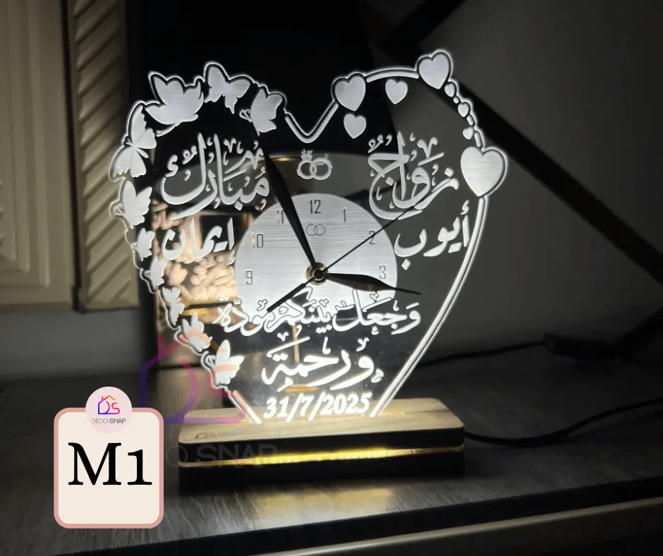 ⁦مصباح ثلاثي الأبعاد مع ساعة ذهبية⁩ - الصورة ⁦2⁩