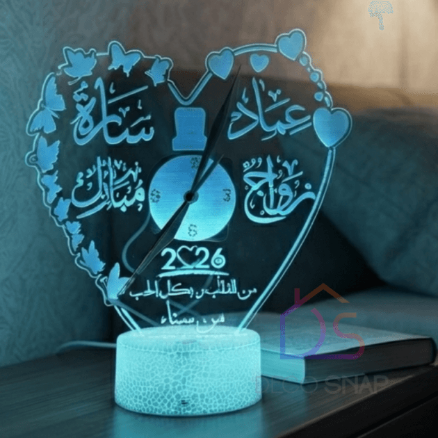 مصباح ثلاثي الأبعاد مع ساعة ذهبية
